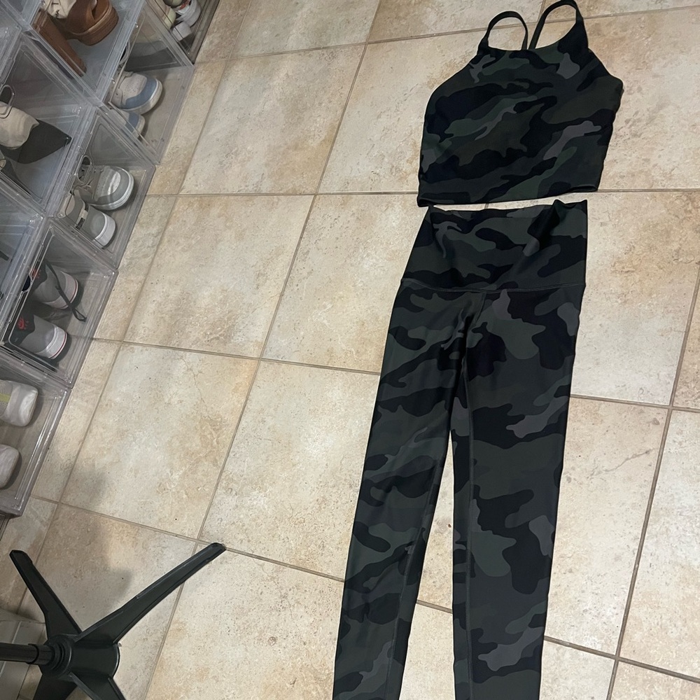 OLD NAVY Matching Set |Workout Bra (s) & Leggings XS